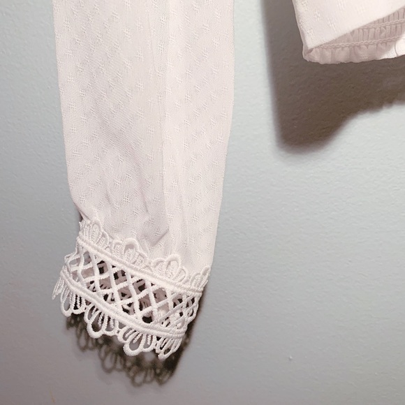 Ever New Lace Detail crop blouse - Picture 3 of 7